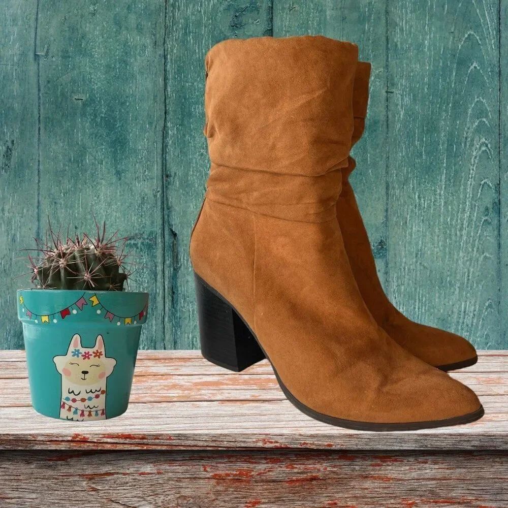 🔥4/$25 Kohls Pointed Toe Chunky Heel Boots Faux Suede Cognac Women’s Size 9